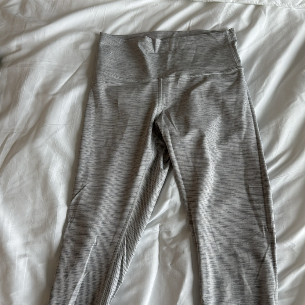 Lululemon Athletica Wunder Under High-Rise Tight 25” - Picture 3 of 5